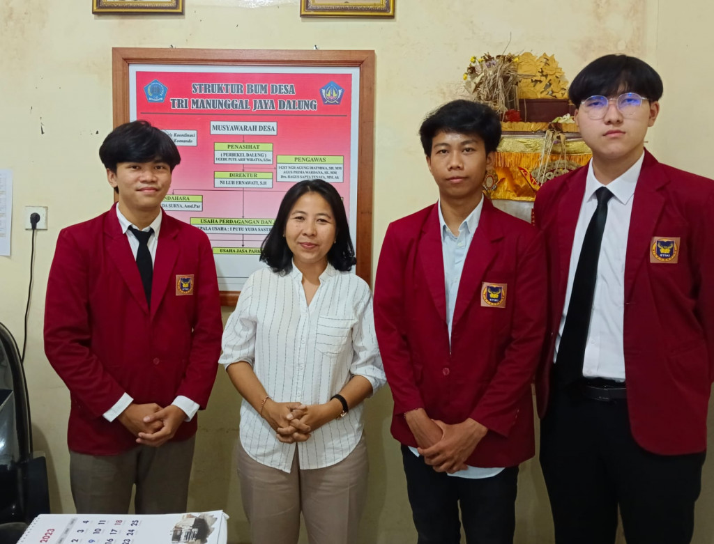 Koordinasi Mahasiswaa Instiki Dalam Kerja Praktek Desa Dalung Dengan BUM Desa Tri Manunggal Jaya Dalung